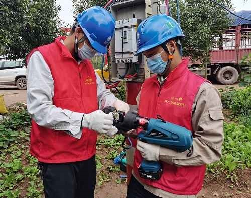 國網(wǎng)會理市供電公司緊急搶修2小時 為方艙醫(yī)院保電護航