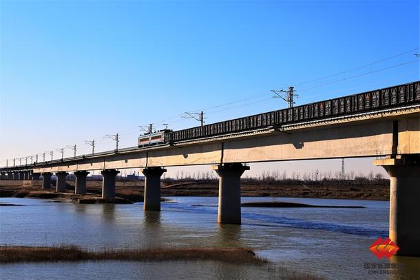 國家能源集團(tuán)黃大鐵路單日煤炭運量創(chuàng)歷史新高