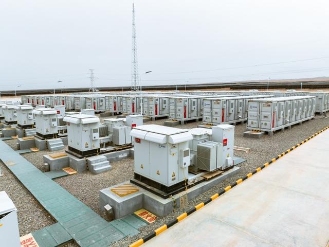 儲能200MW/800MWh!國內(nèi)最大電化學(xué)儲能電站全容量并網(wǎng)投運(yùn)