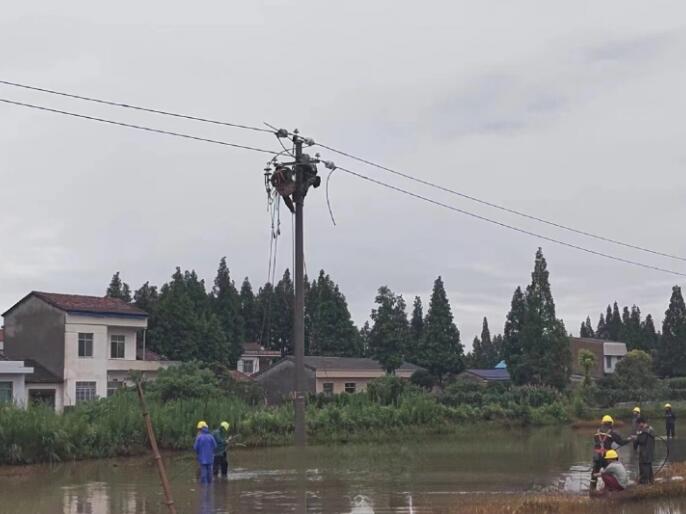 國網(wǎng)華容供電公司全力以赴保安全供電