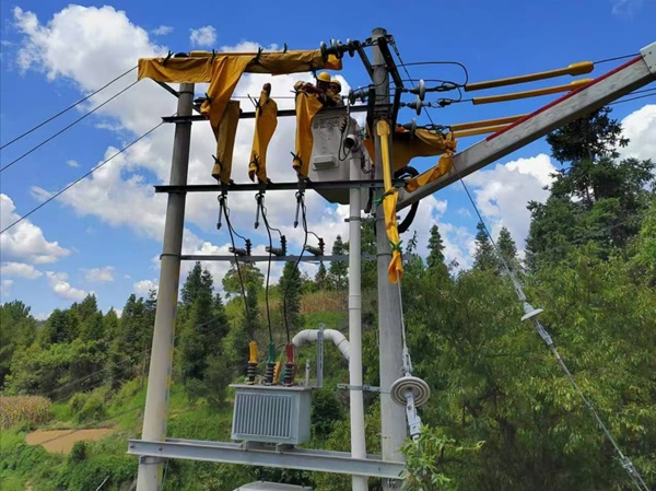 貴州石阡供電局大力推進低電壓、重過載專項治理，提升電力供應穩(wěn)定性