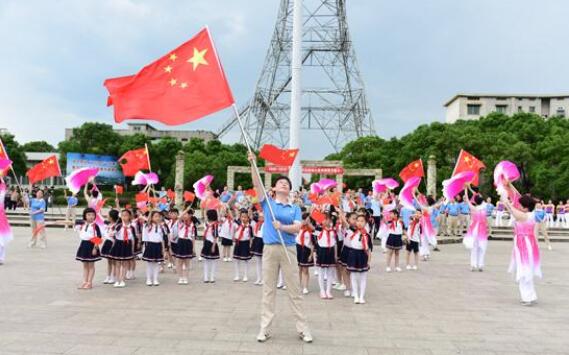 大唐耒陽(yáng)發(fā)電公司開展“我和我的祖國(guó)”快閃活動(dòng)